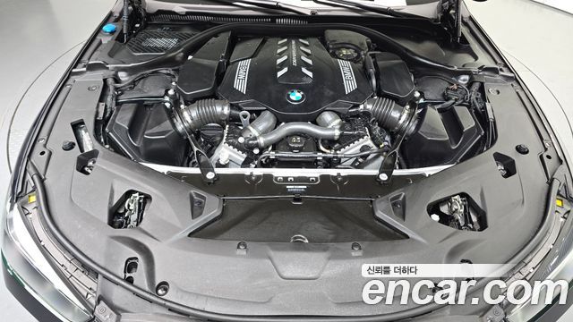 BMW 8-Series 2026 — photo 6