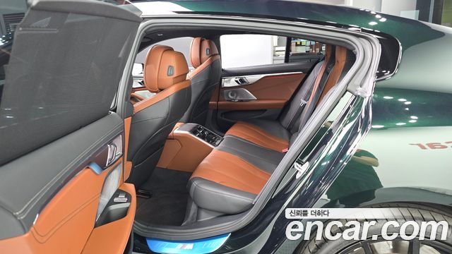 BMW 8-Series 2026 — photo 17