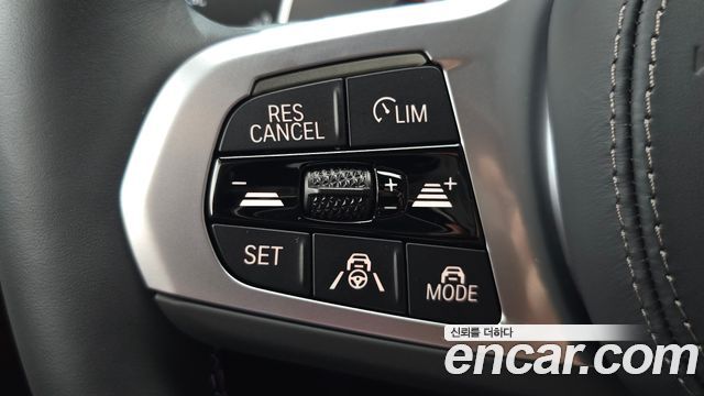 BMW 8-Series 2026 — photo 25