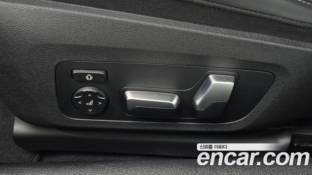 BMW 8-Series 2026 — photo 26