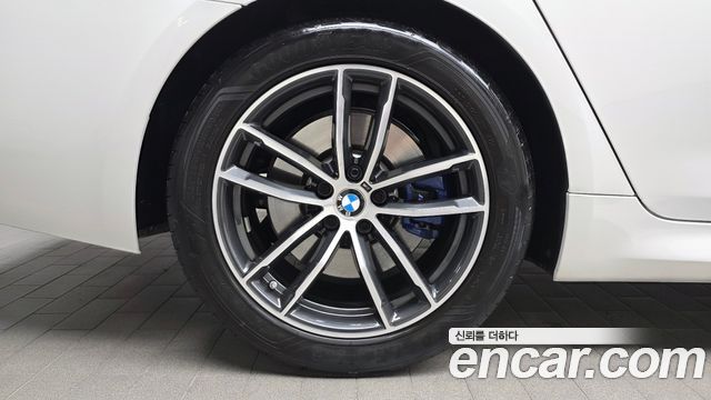 BMW 5-Series 2023 — photo 5
