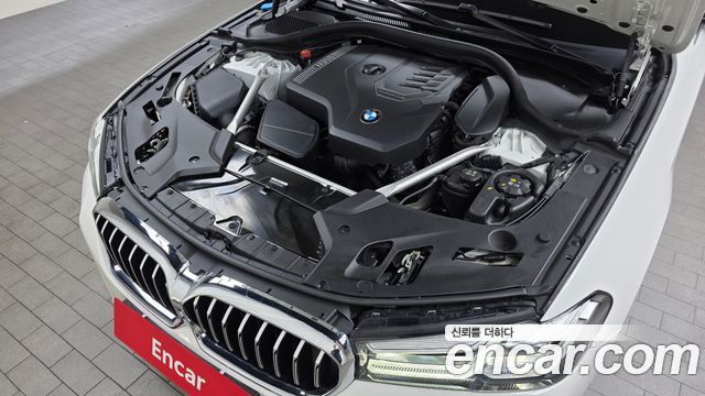 BMW 5-Series 2023 — photo 6
