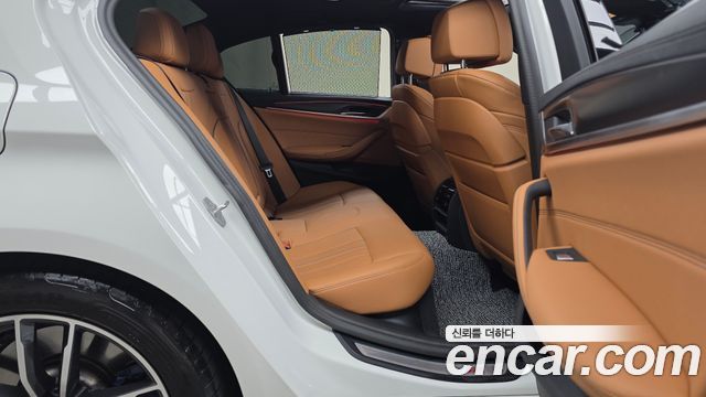 BMW 5-Series 2023 — photo 17
