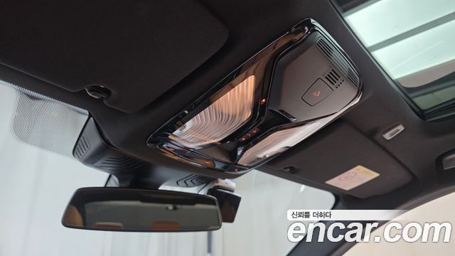 BMW 5-Series 2023 — photo 22