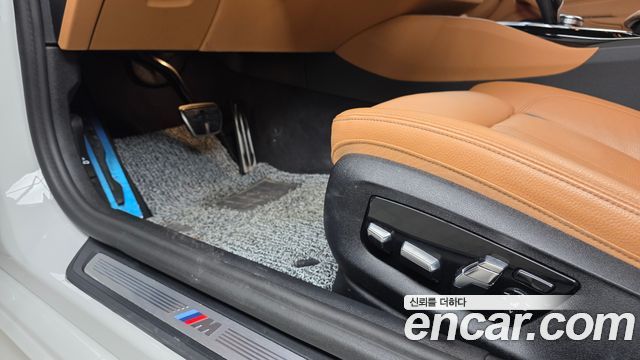 BMW 5-Series 2023 — photo 24