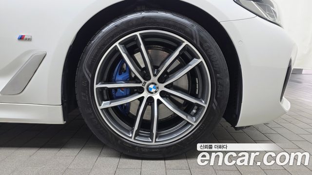 BMW 5-Series 2023 — photo 7