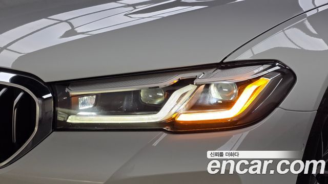 BMW 5-Series 2023 — photo 8