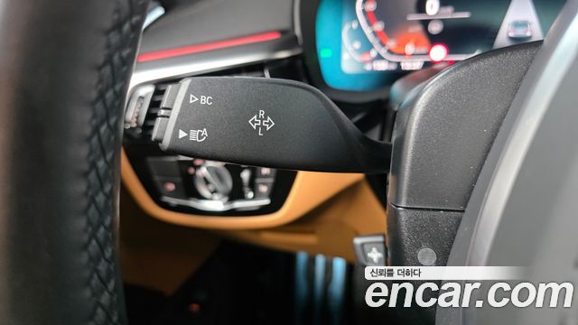 BMW 5-Series 2023 — photo 28