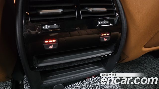 BMW 5-Series 2023 — photo 30