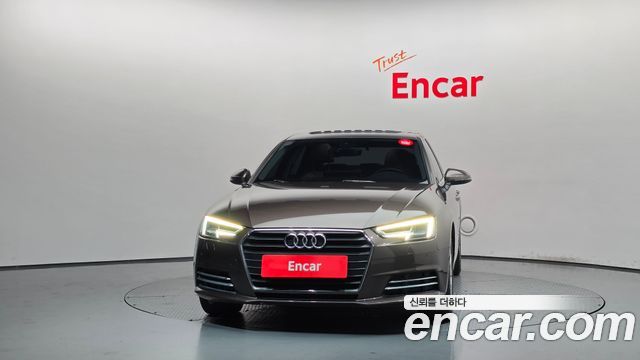 Audi A4 2018 — photo 3