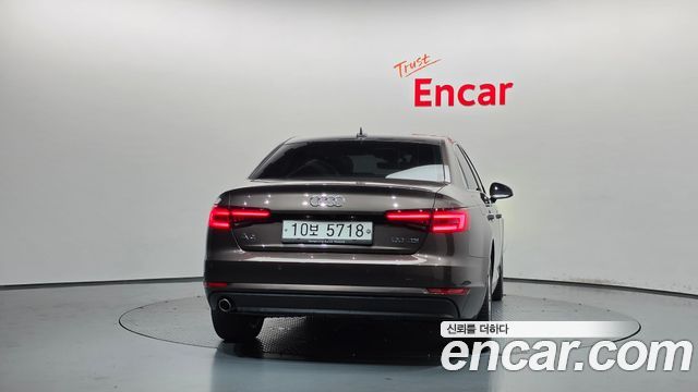 Audi A4 2018 — photo 4