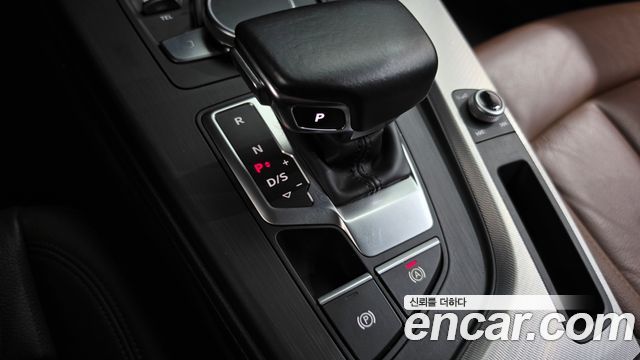 Audi A4 2018 — photo 12