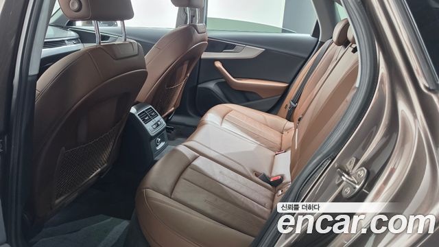 Audi A4 2018 — photo 17