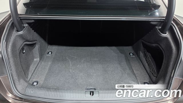 Audi A4 2018 — photo 23