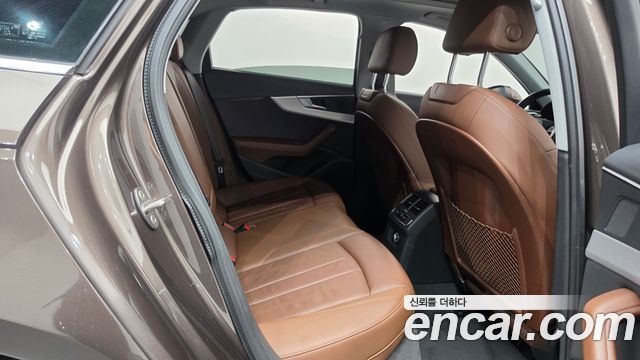 Audi A4 2018 — photo 24