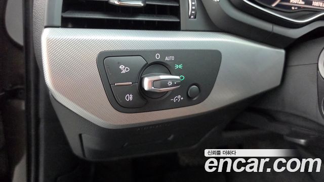 Audi A4 2018 — photo 26