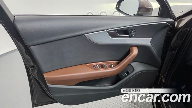Audi A4 2018 — photo 14