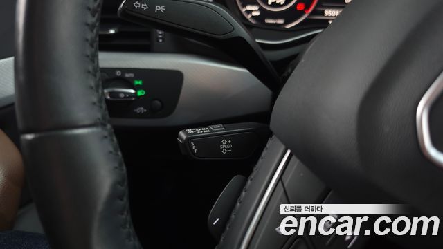 Audi A4 2018 — photo 28