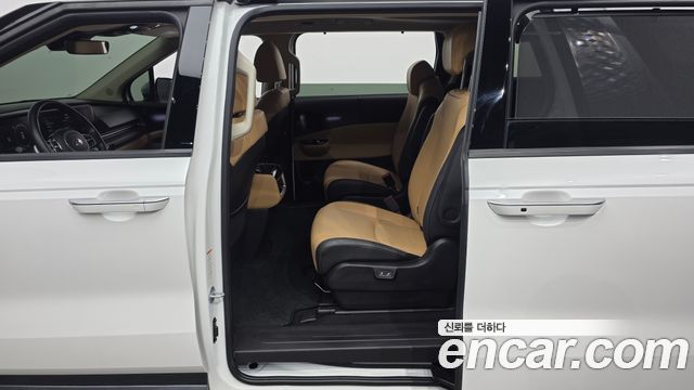 Kia Canival 2021 — photo 11