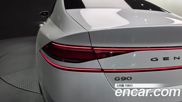 Genesis G90 2023 — photo 9