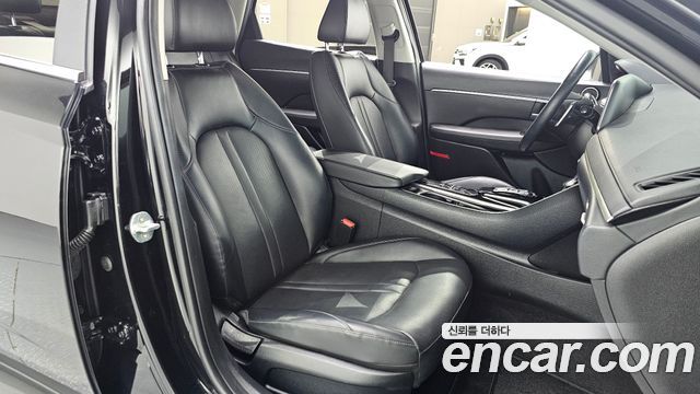 Hyundai Sonata 2021 — photo 18