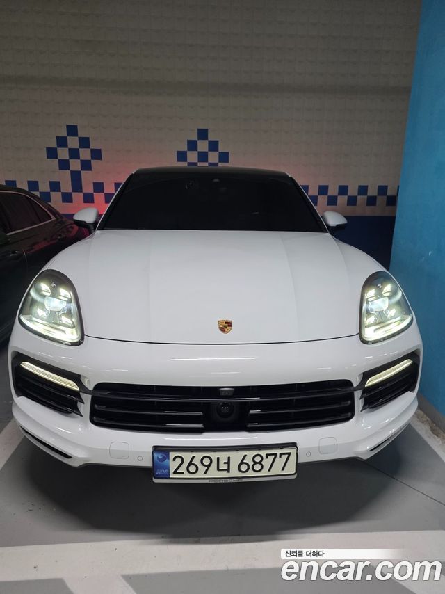 Porsche Cayenne 2021 — photo 1