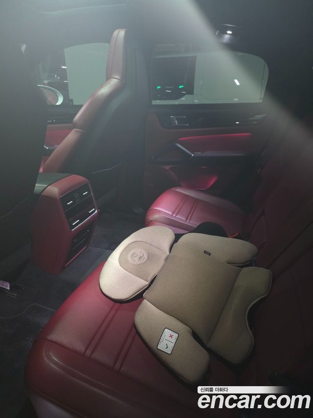 Porsche Cayenne 2021 — photo 7