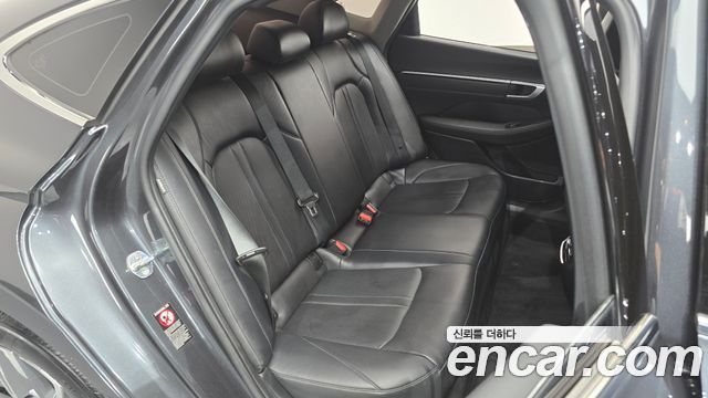 Hyundai Sonata 2022 — photo 17