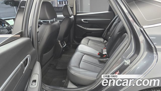 Hyundai Sonata 2022 — photo 18