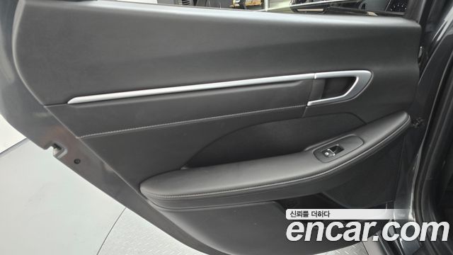 Hyundai Sonata 2022 — photo 15