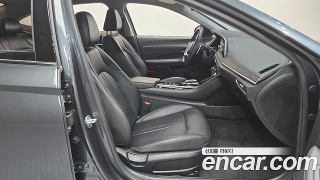 Hyundai Sonata 2022 — photo 16