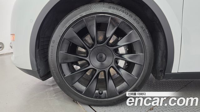 Tesla Model Y 2022 — photo 5
