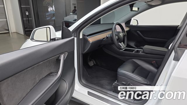 Tesla Model Y 2022 — photo 13