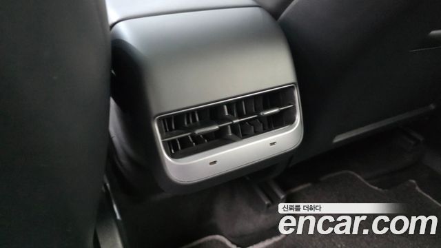 Tesla Model Y 2022 — photo 26