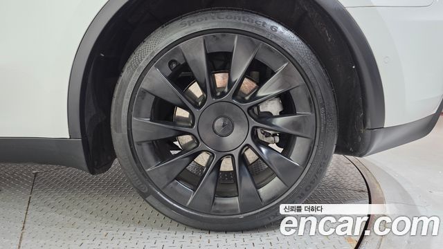 Tesla Model Y 2022 — photo 7