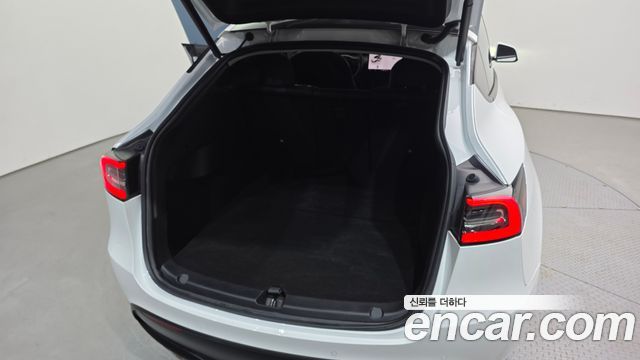 Tesla Model Y 2022 — photo 30