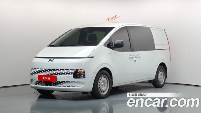 Hyundai Staria 2023 — photo 1