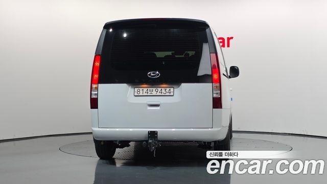 Hyundai Staria 2023 — photo 4
