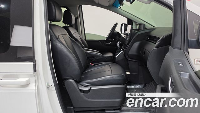Hyundai Staria 2023 — photo 11