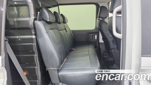 Hyundai Staria 2023 — photo 12