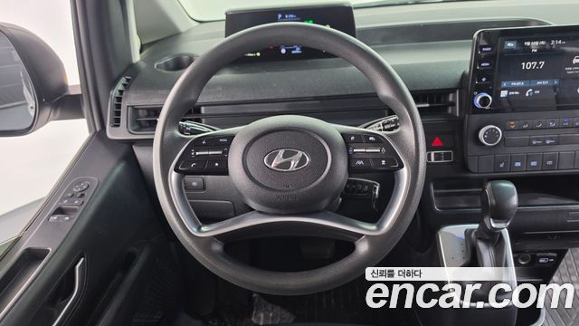 Hyundai Staria 2023 — photo 13