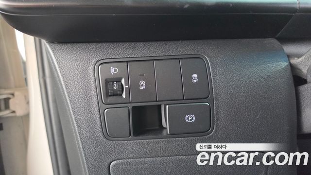 Hyundai Staria 2023 — photo 18