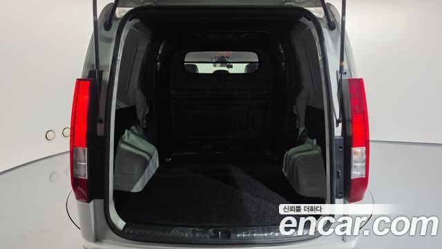 Hyundai Staria 2023 — photo 20