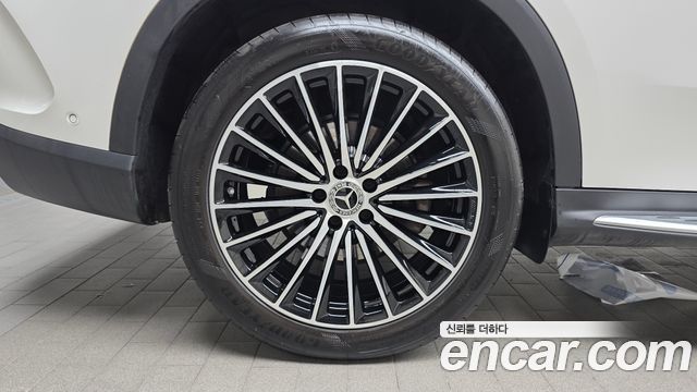 Mercedes-Benz GLC-Class 2023 — photo 5