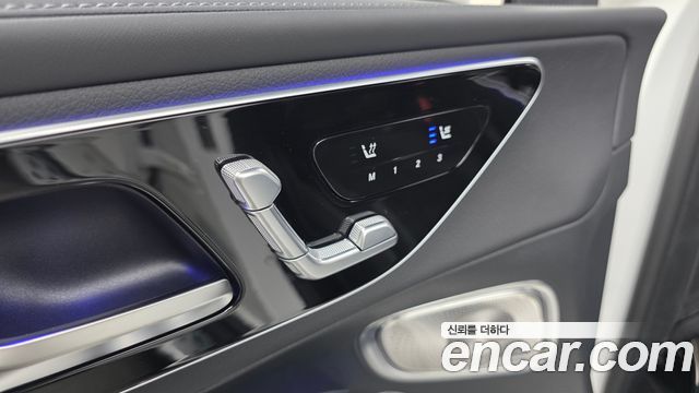 Mercedes-Benz GLC-Class 2023 — photo 24