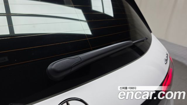 Mercedes-Benz GLC-Class 2023 — photo 29