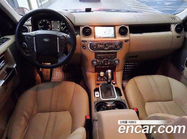 Land Rover Discovery 2011 — photo 9