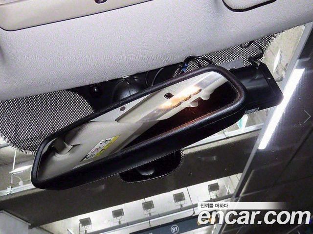 Land Rover Discovery 2011 — photo 14