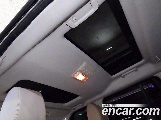 Land Rover Discovery 2011 — photo 15