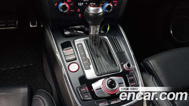 Audi SQ5 2016 — photo 9